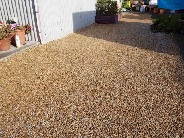 DirtGlue industrial comined with aggregate eco-friendly solution for paths and driveways